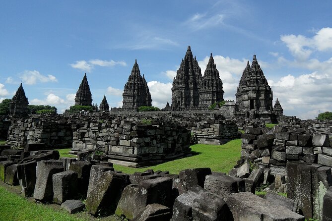 Borobudur and Prambanan Temples Shared Guided Tour With Transfer - The Guide and Driver Factor: Organization You Can Feel