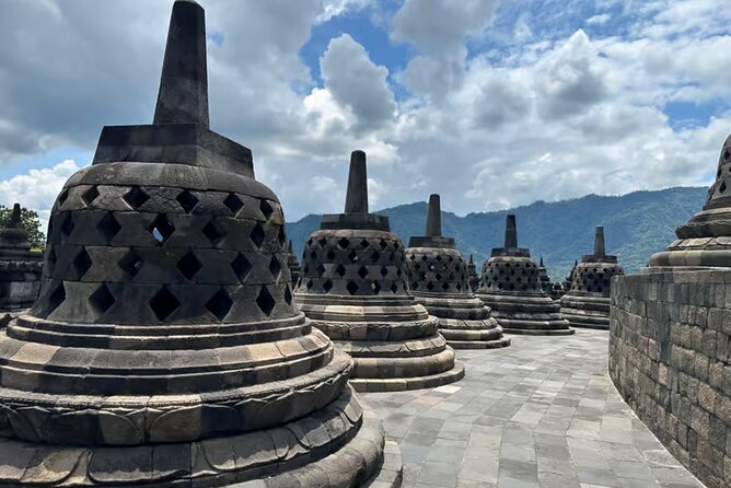 Borobudur Climb To the top & Prambanan Temple All Inclusive Tour - Lunch logistics: what to do since it’s not included