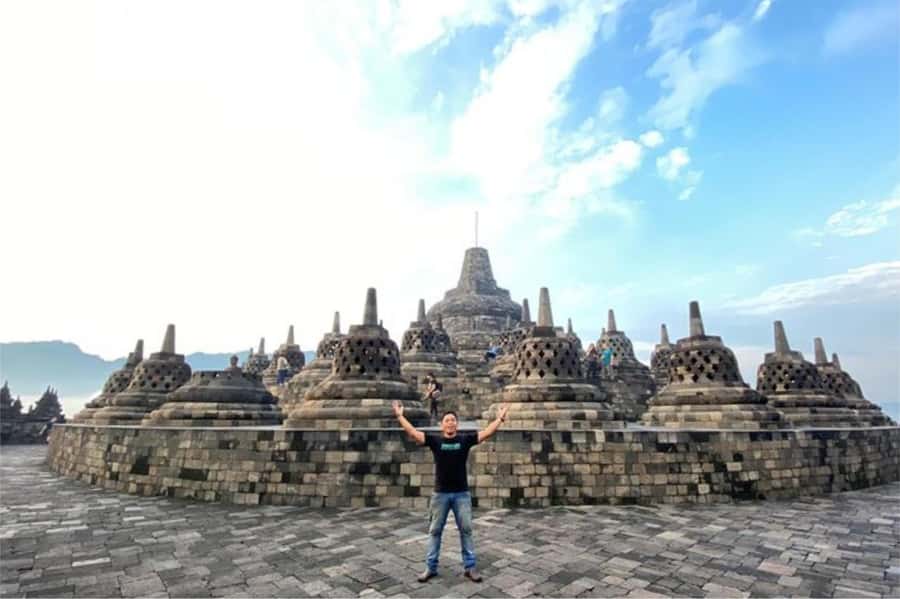 Borobudur Climb-up & Prambanan Day Tour (Tickets Guarantee) - On the stone mountain: your Borobudur guided tour time