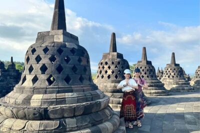 Borobudur Climb-up Tour with Tickets Guarantee & Transfers - Van transfers from Yogyakarta: the smooth way to start