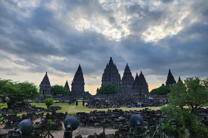 Borobudur Full Climb Up and Prambanan All Ticket with Guided Tour - Pickup, group size, and keeping the day from going sideways