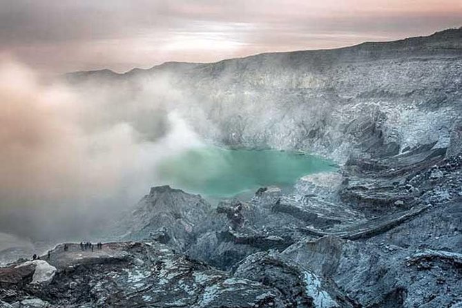 Borobudur & Prambanan in Yogyakarta, train to Malang, hike Bromo & Ijen // 4D3N - Guide Support and Group Size Reality