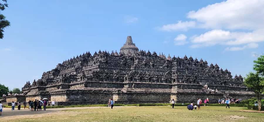 Borobudur sunrise in Stumbu Hill, Chicken Church, Borobudur - Borobudur temple visit: see it after the morning glow