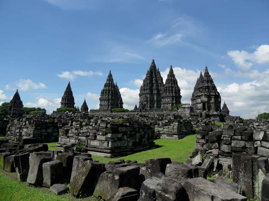 Borobudur Sunrise, Merapi Jeep & Prambanan with Entry Fees - Should you book this Borobudur–Merapi–Prambanan day tour?