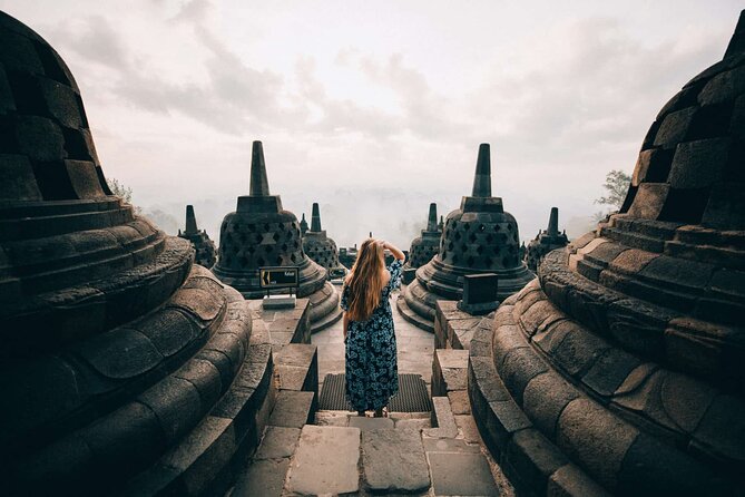 Borobudur Temple Climb To The Top & Prambanan Temple - 1 day tour - Mendut Temple: the short calm break that helps the rest of the day