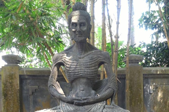 Borobudur Temple Climb To The Top & Prambanan Temple - 1 day tour - Borobudur views you actually get time to enjoy