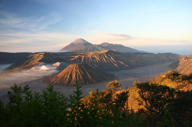 Bromo Volcano and ijen Crater from yogyakarta(3 days) - Hanging around until about 08:00: pictures, then the crater descent