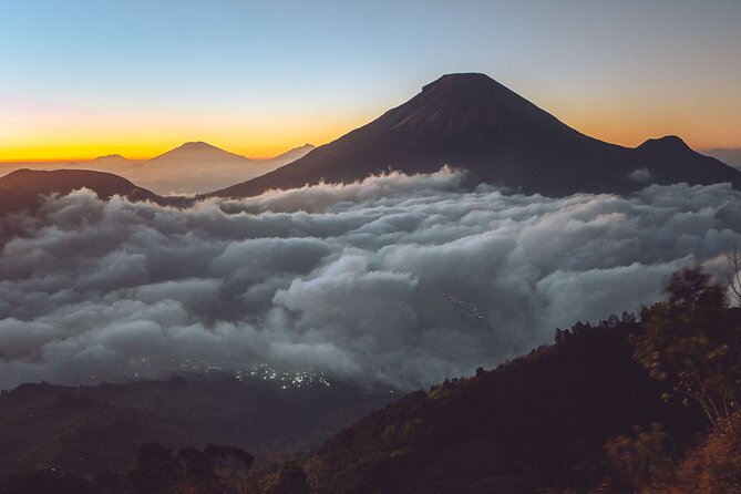Dieng Plateau with Sikunir Sunrise Full-Day Tour - Sikunir Mountain: the 20–30 minute hike for sunrise payoff