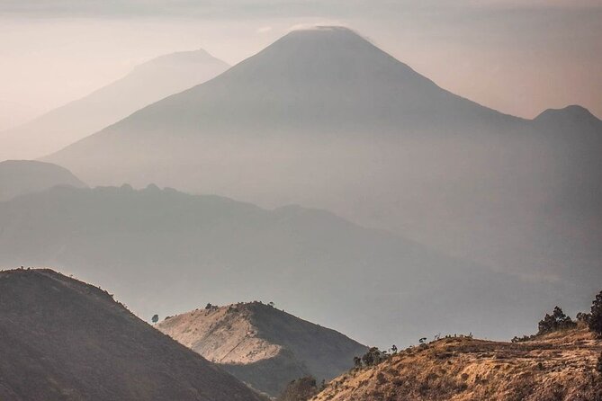 Dieng Plateau with Sikunir Sunrise Full-Day Tour - Batu Ratapan Angin and Telaga Warna: the colored-lake stop after sunrise
