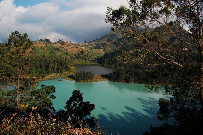 Dieng Plateau with Sikunir Sunrise Full-Day Tour - Sikidang Crater: sulfur steam, bubbling mud, and moonlike ground