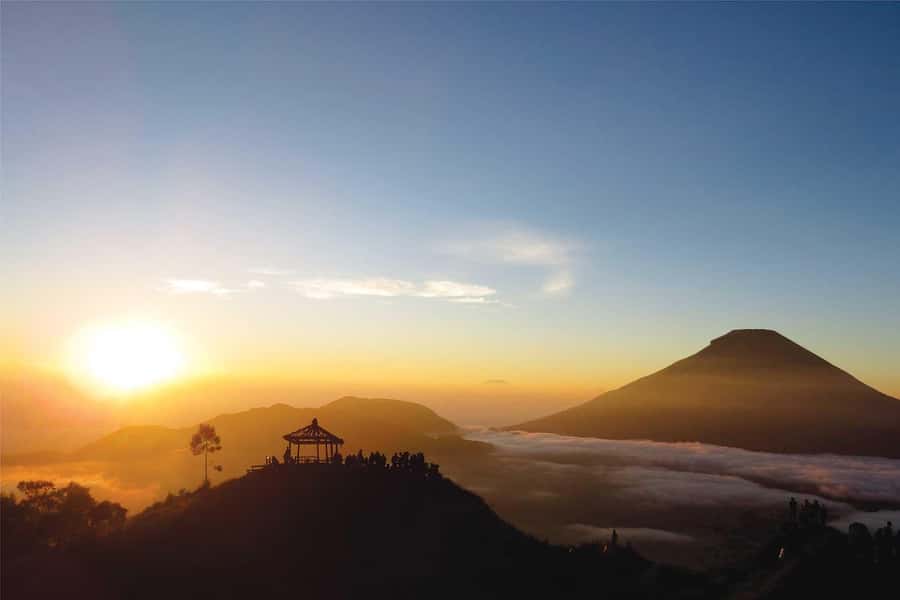 From Yogyakarta: 12-Hour Guided Dieng Plateau Sunrise Trip - Midnight departure from Yogyakarta: the rhythm of the day