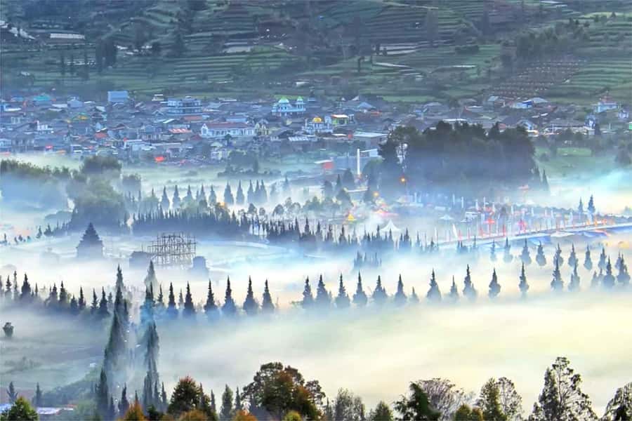 From Yogyakarta: 12-Hour Guided Dieng Plateau Sunrise Trip - Transport, safety, and group size: why guides matter on this trip