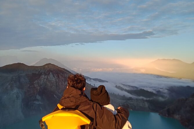 From Yogyakarta: Borobudur, Bromo and Ijen Tour 3-Day with Train - Day 4: Ijen crater hike at 3 a.m., ending at Ketapang port or Surabaya