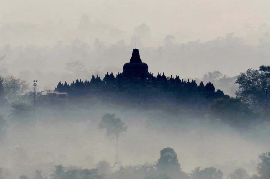 From Yogyakarta: Borobudur Sunrise Half Day Tour with Pickup - Sunrise inside Borobudur: for the people who want quiet magic