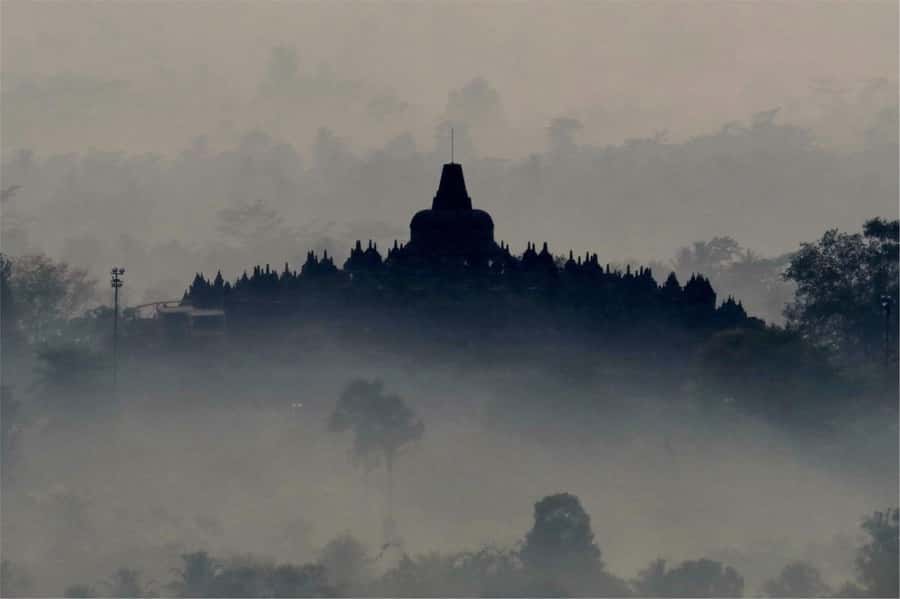 From Yogyakarta: Borobudur Sunrise on Setumbu Hill - Sunrise from Setumbu Hill: the 5:00 AM payoff