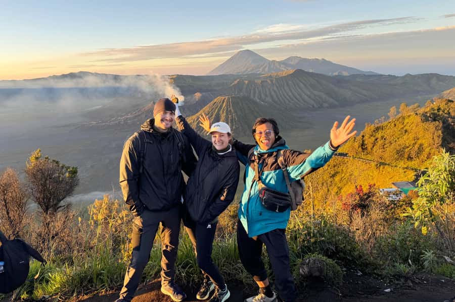 From Yogyakarta: Bromo, Ijen & Bali 3-Day Tour All Inclusive - Day 2: Bromo sunrise, breakfast, then Bondowoso base for Ijen