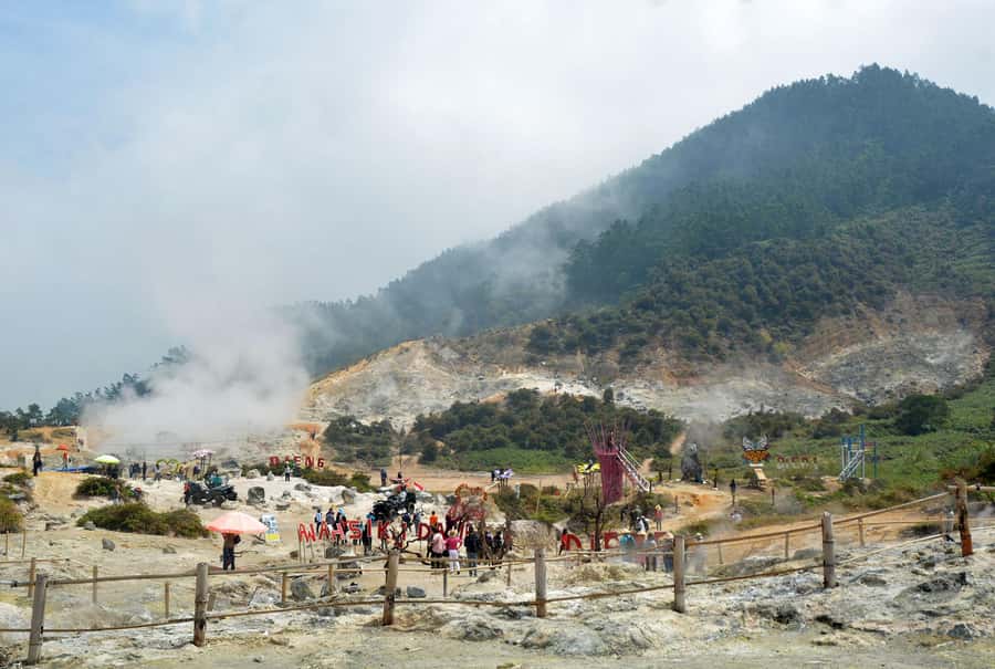 from Yogyakarta: Dieng, Dawn's Embrace & Cultural Treasures - Sikunir Hill sunrise: the short climb with eight-volcano views