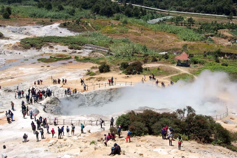 From Yogyakarta: Dieng Plateau Golden Sunrise Guided Trip - Sikunir Hill sunrise: short hike, big reward