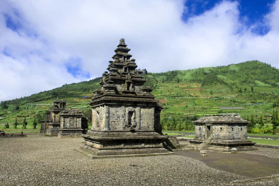 From Yogyakarta: Dieng Plateau Golden Sunrise Guided Trip - Batu Pandang Hill and the drive-by views you’ll actually notice
