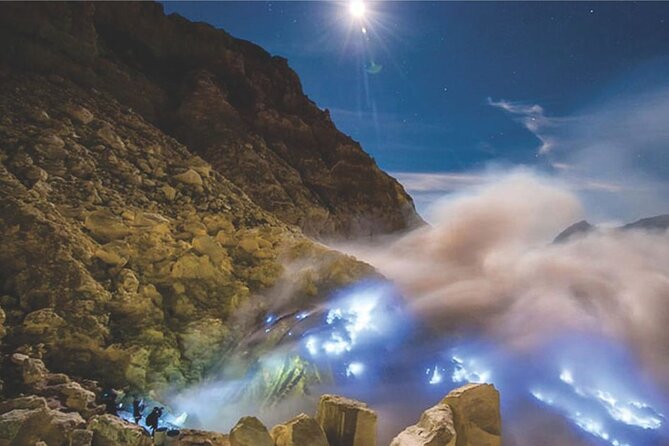 From Yogyakarta: Mount Bromo Sunrise and ijen crater Blue Fire - 3 Days - Day 2 at Bromo: sunrise timing, caldera views, and the crater hike