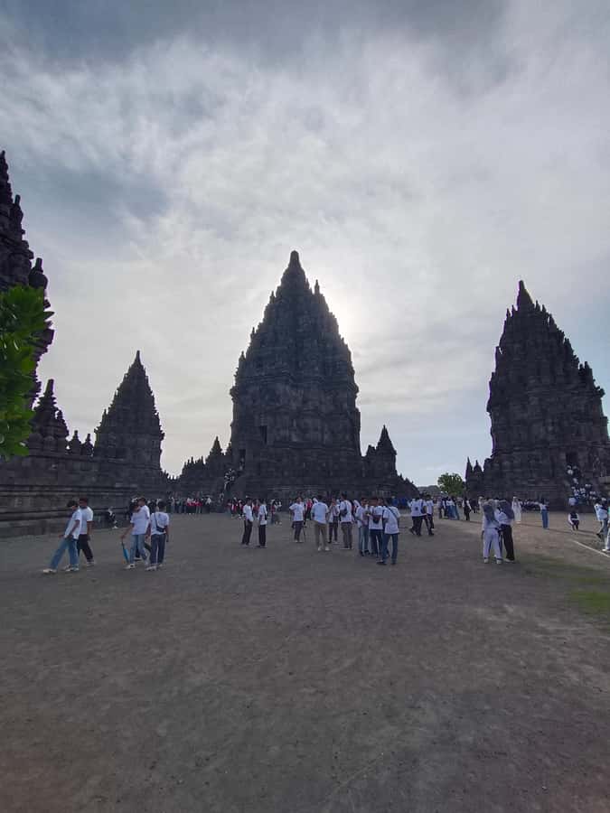 Guarantee Borobudur Temple Structure & Prambanan. - Should You Book This Borobudur and Prambanan Day Tour?