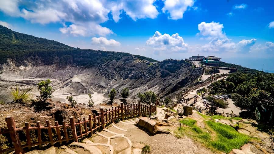 Jakarta: Bandung Volcano Day Tour - Tangkuban Perahu Volcano: Crater Views, Steaming Vents, and Photo Stops