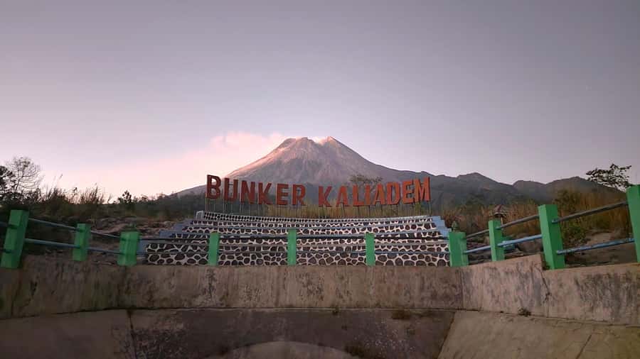 Merapi Volcano 4WD Jeep Tour and Kedung Kayang Waterfall - Sunrise by jeep at 4am: for you if you chase clear volcano mornings