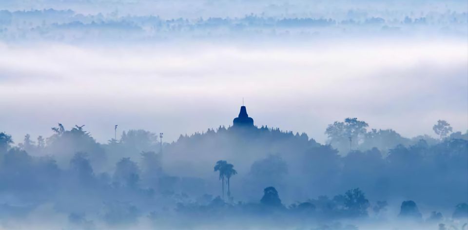 Setumbu Sunrise Borobudur, and Prambanan, with lunch option - Lunch near Prambanan: the easiest way to keep energy up