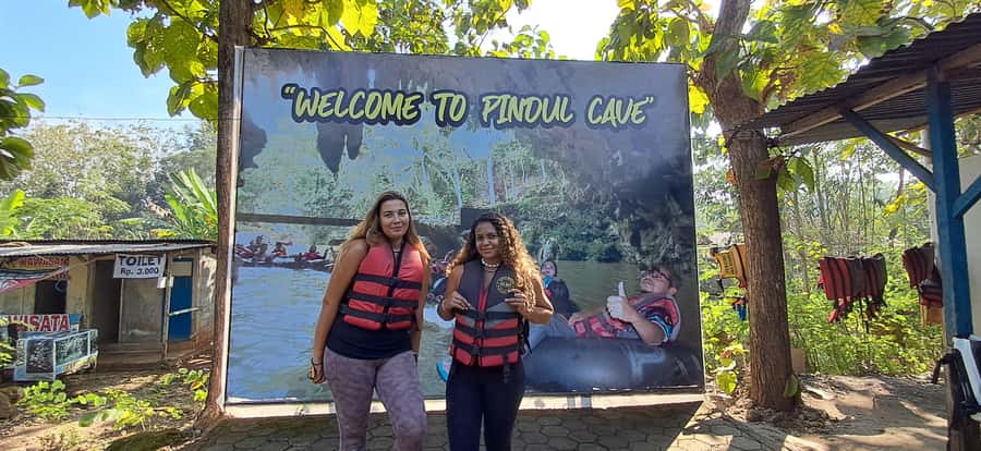 Yogayakarta : Jomblang Cave and Pindul Cave Tour - Transportation, Pickup, and Equipment: What This Tour Actually Includes