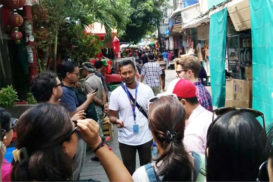 Yogyakarta: 2-Hour Crash Course City Intro on Walking Tour - Malioboro Street isn’t just shopping: it’s a story you can walk