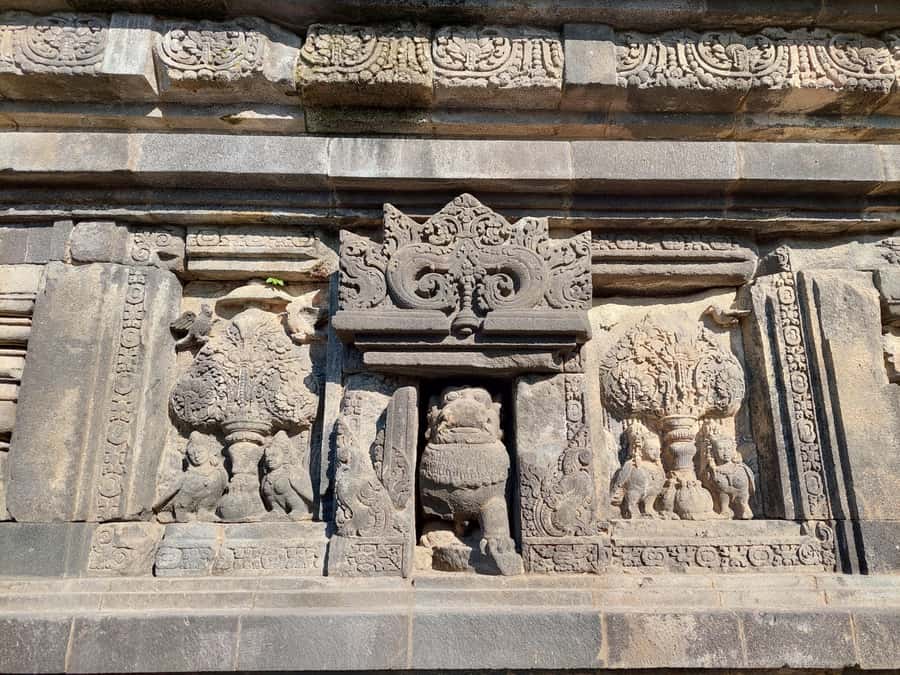 Yogyakarta: Borobudur and Prambanan Private Tour - Why Borobudur and Prambanan work so well together