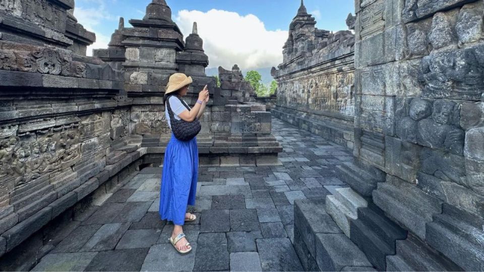 Yogyakarta: Borobudur and Prambanan Temples Guided Tour - Guides and drivers: the difference between a tour and a memorable day