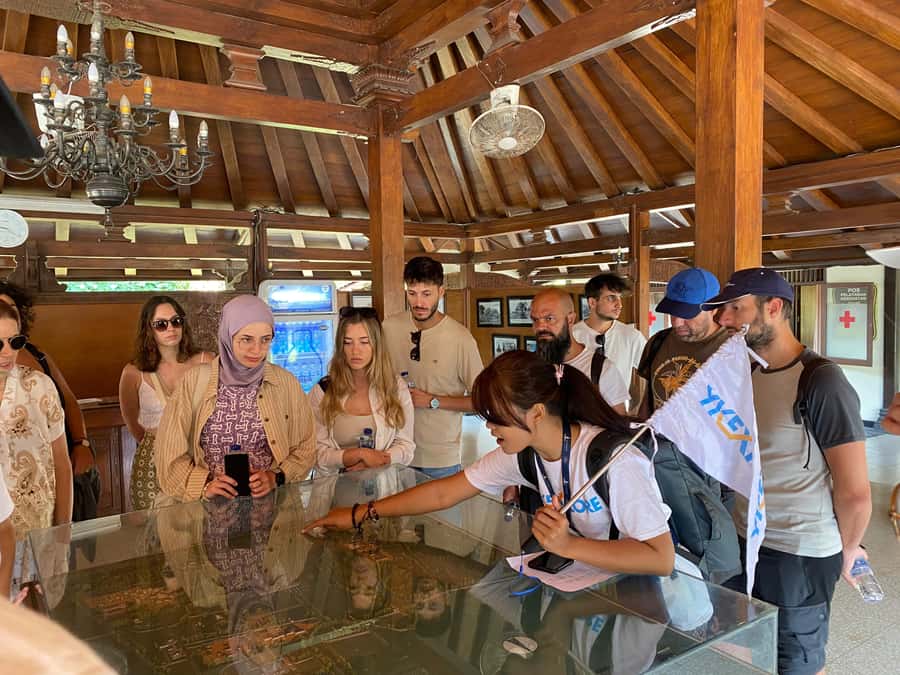 Yogyakarta: Borobudur and Prambanan Temples Guided Tour - Getting there: pickup timing, vans, and how the day actually flows