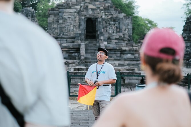 Yogyakarta Borobudur Climb Up And Prambanan Temples Sharing Tour - Guides make the difference: Gavi and Didot’s story power