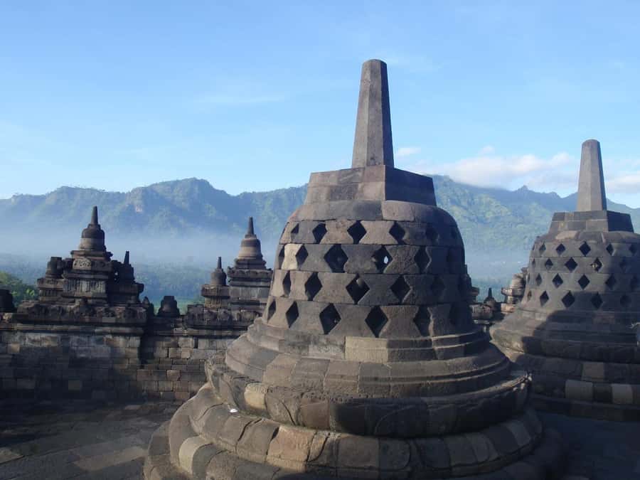 Yogyakarta: Borobudur Climb up & Prambanan Tour with Sunset - Why Borobudur plus Prambanan works better than doing them separately