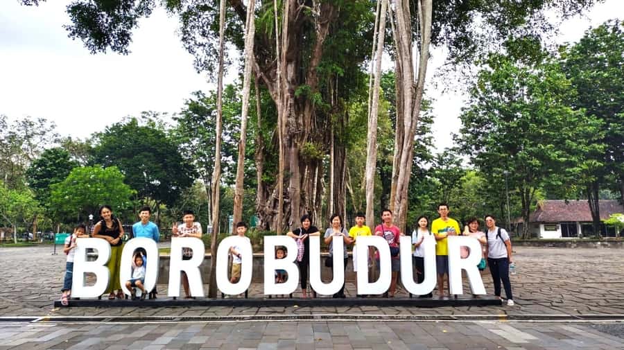 Yogyakarta: Borobudur Half-Day Tour with Climb up Access - Hotel Pickup and the Ride to Borobudur (What “Comfort” Really Means)