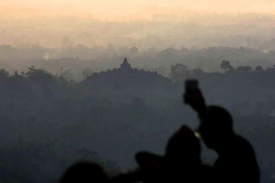 yogyakarta: Borobudur sunrise, Merapi volcano & Prambanan - First light at Setumbu Hill: how the day starts right
