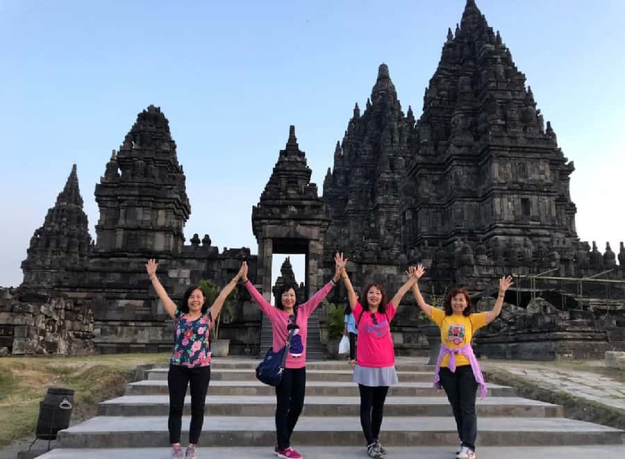 Yogyakarta: Borobudur Sunrise & Prambanan ClimbUp Guarantee - The Borobudur top-access climb and the views you came for