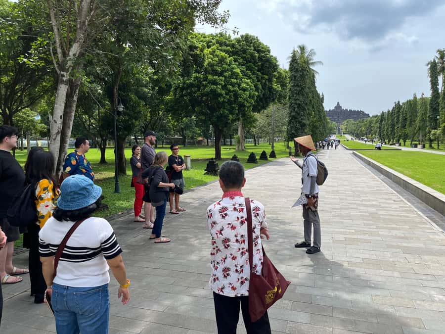 Yogyakarta: Borobudur Sunrise & Prambanan ClimbUp Guarantee - What to bring (and what not to bring)