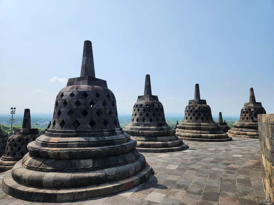 Yogyakarta: Borobudur Sunrise & Prambanan with Temples climb - Prambanan in the afternoon: three key shrines you can actually focus on