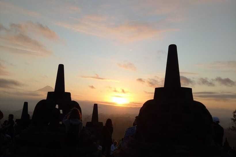 Yogyakarta: Borobudur Sunrise & Prambanan with Temples climb - Timing tips for a smooth sunrise-to-temples day