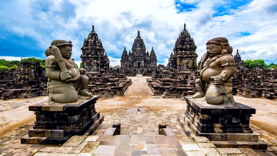 Yogyakarta: Borobudur sunrise(guarantee climb up)& Prambanan - Timing and pacing: how to plan your expectations for the heat and crowds