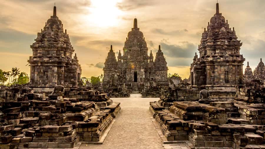 Yogyakarta: Borobudur sunrise(guarantee climb up)& Prambanan - Borobudur sunrise timing: why the early start still pays off
