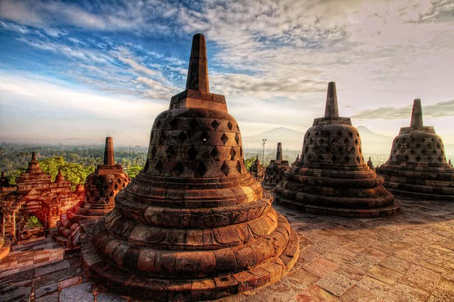 Yogyakarta: Borobudur Sunset Climb Up Shared Guided Tour - The drive and stops: comfortable logistics on a long day