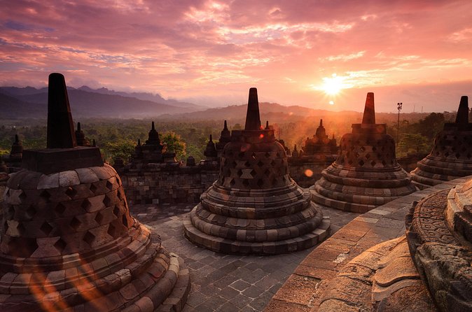 Yogyakarta: Borobudur Sunset Shared Guided Tour - Getting the photography timing right without rushing