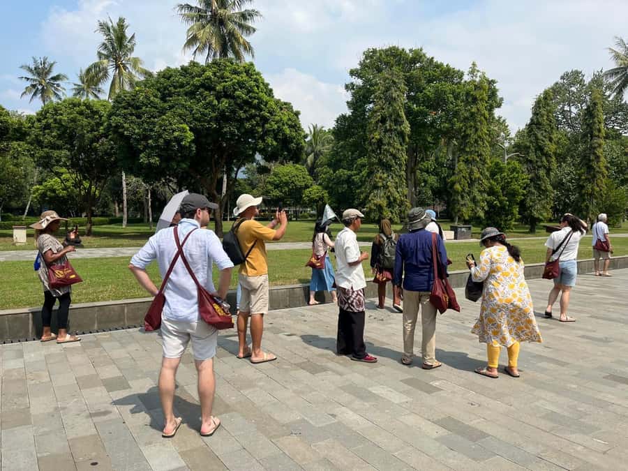 Yogyakarta: Borobudur sunset(guarantee climb up) & Prambanan - Who should book this tour (and who might want to rethink it)