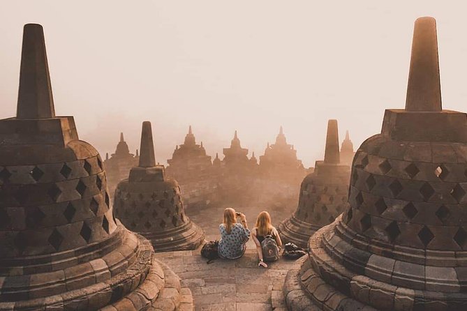 Yogyakarta Bromo Ijen Bali Tour (5d4n) - Borobudur at Dawn and Setumbu Hill: Seeing the Temple Without the Top Access
