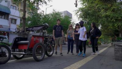 Yogyakarta : Colonial Heritage Guide Walking Tour - The story the guide tells: Dutch rule, local power, and the 1811–1949 timeline
