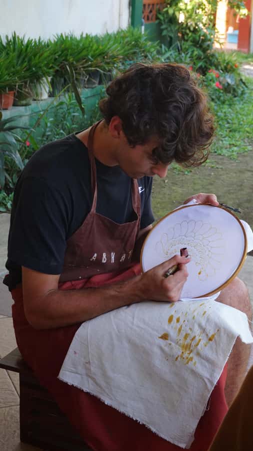 Yogyakarta: Contemporary Batik Workshop with Natural Dyeing - Key moments you’ll remember