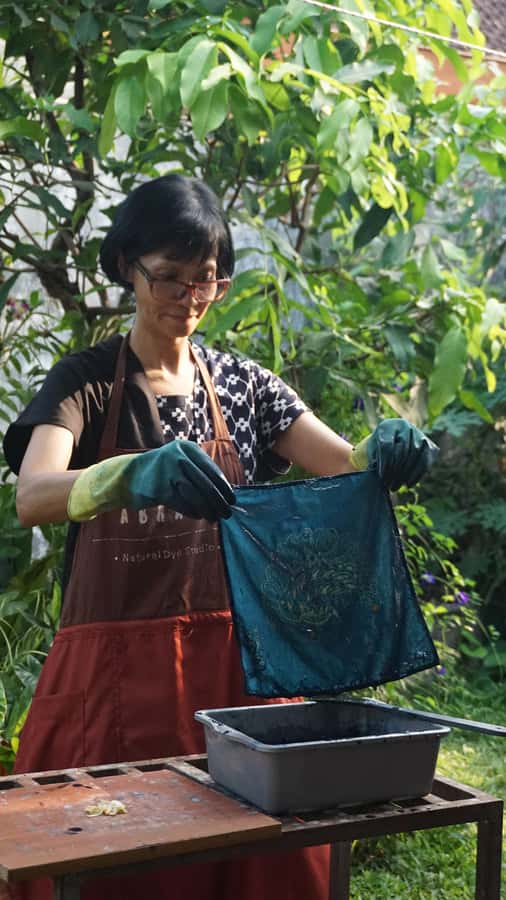 Yogyakarta: Contemporary Batik Workshop with Natural Dyeing - Who Should Book This Batik Workshop in Yogyakarta?